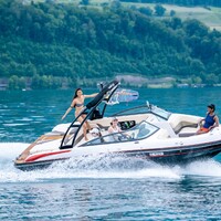 Neues Mietboot, Bryant 210 Walkabout für die Bootsvermietung am Thunersee
