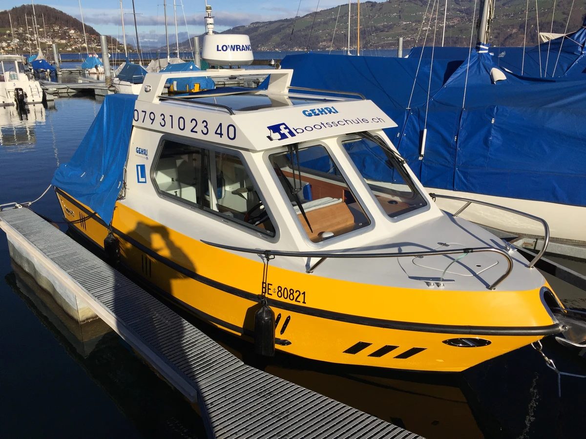 Einwasserung und Eröffnung der Saison 2016 für Bootsunterricht