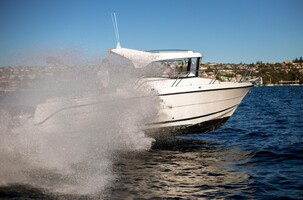 Im Zulauf - Parker 660 Pilothouse