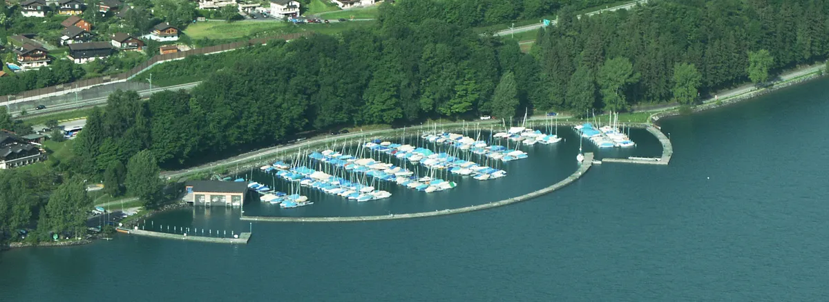 Der Bootshafen G&uuml;etital ist das Pr&uuml;fungsgebiet f&uuml;r die praktische Bootspr&uuml;fung Motorboot Kat. A am Thunersee